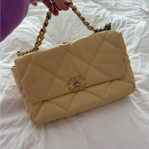 Yellow leather bag - Picture 1 of 8